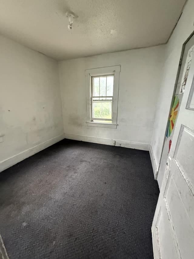 Decatur House: 1303 E Whitmer St