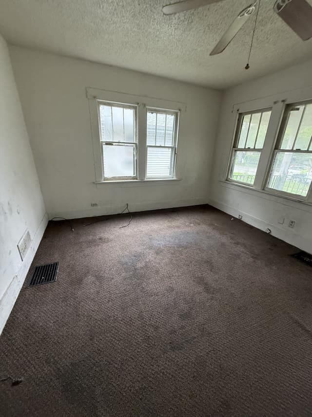 Decatur House: 1303 E Whitmer St