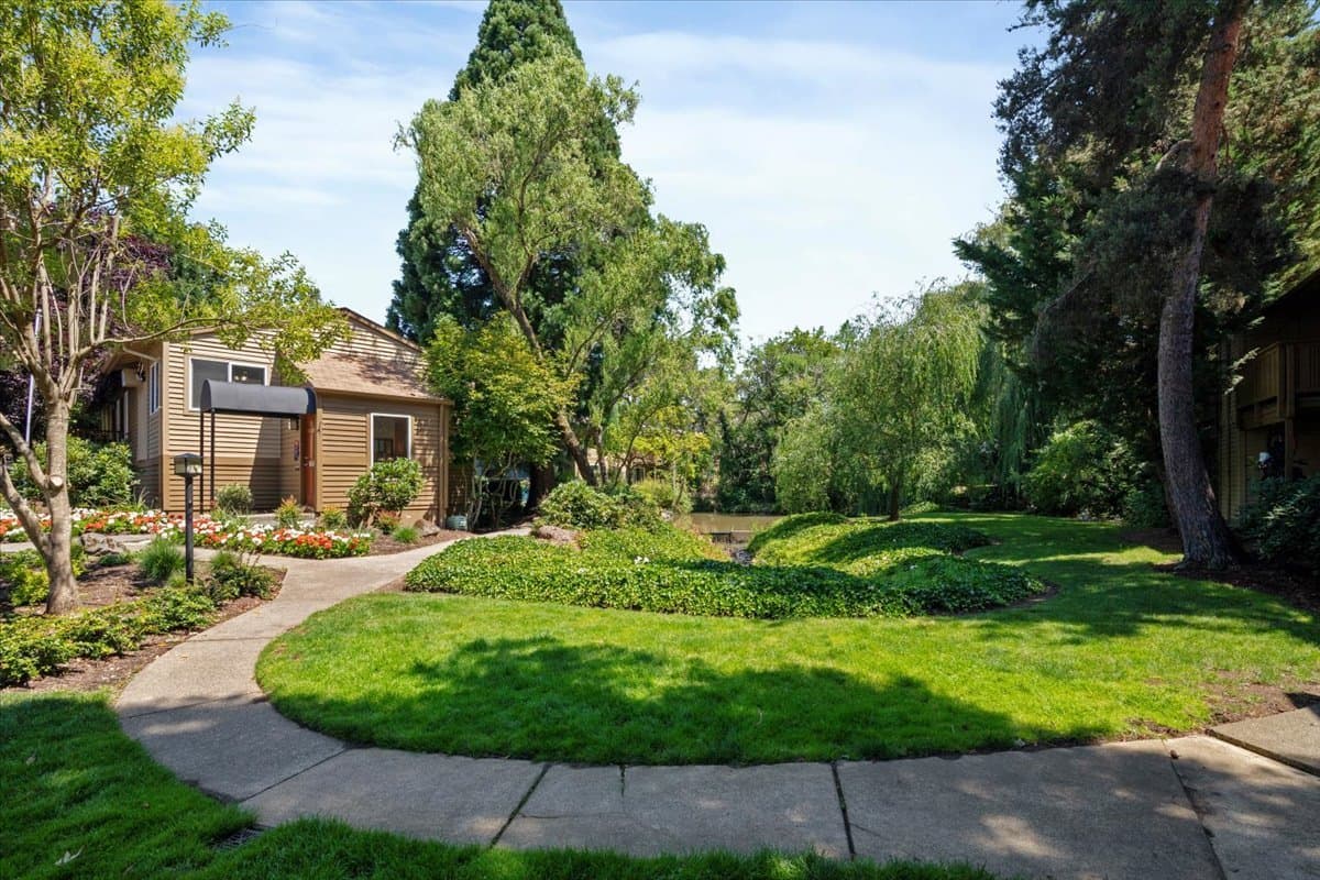 Beaverton Apartment: 3950 SW 102nd Ave