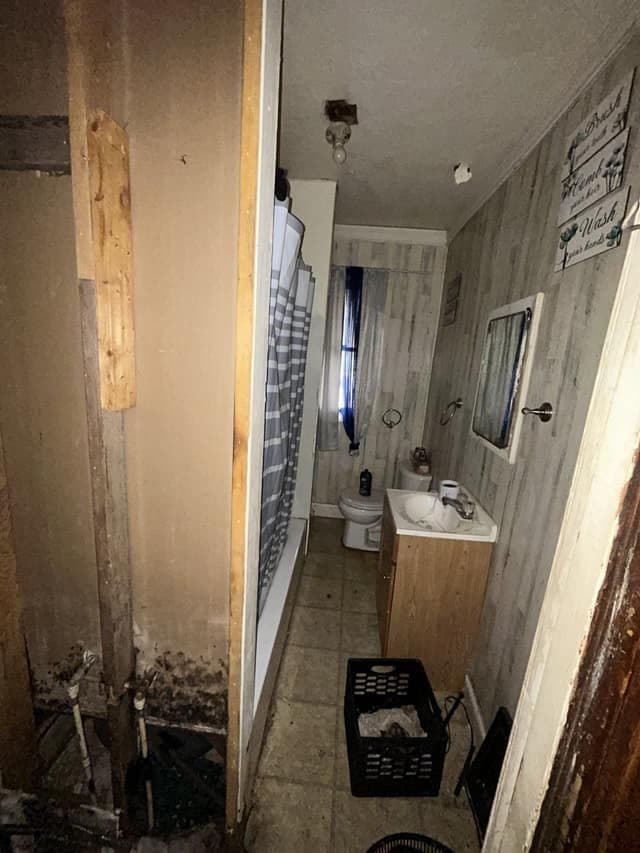 East St. Louis House: 5617 Warren Ave