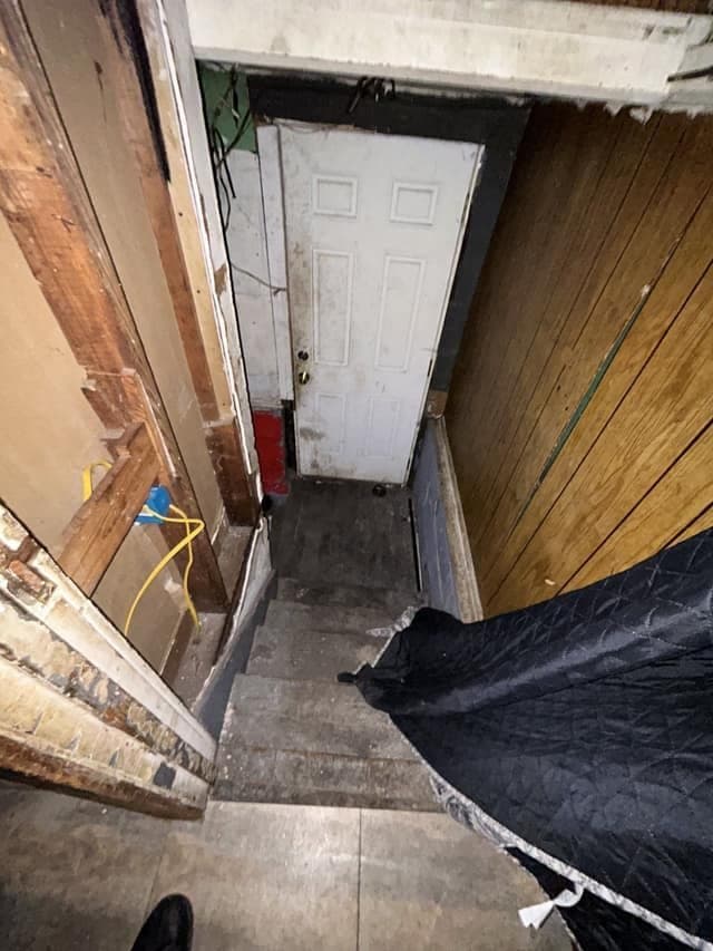 East St. Louis House: 5617 Warren Ave