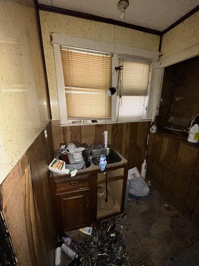 East St. Louis House: 5617 Warren Ave