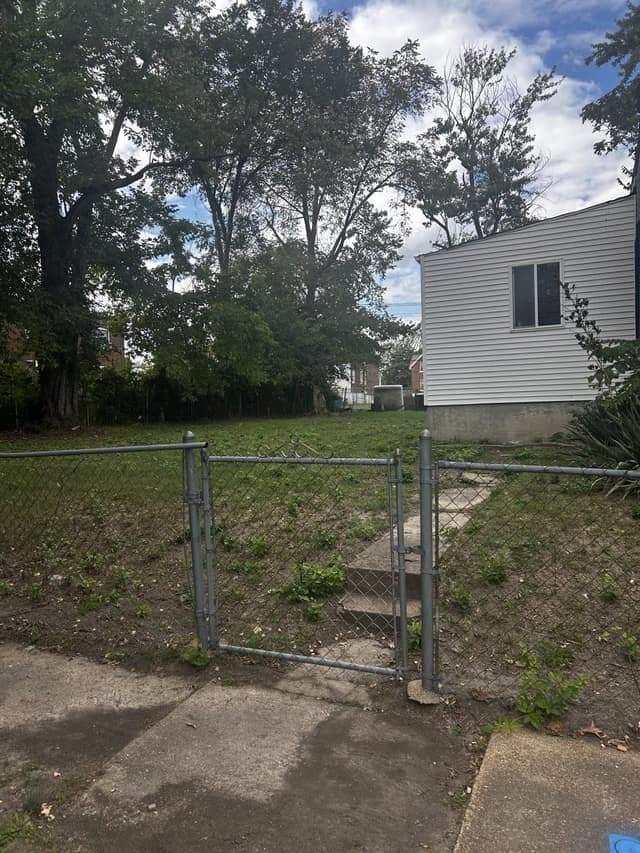 St. Louis House: 5417 Ruskin Ave