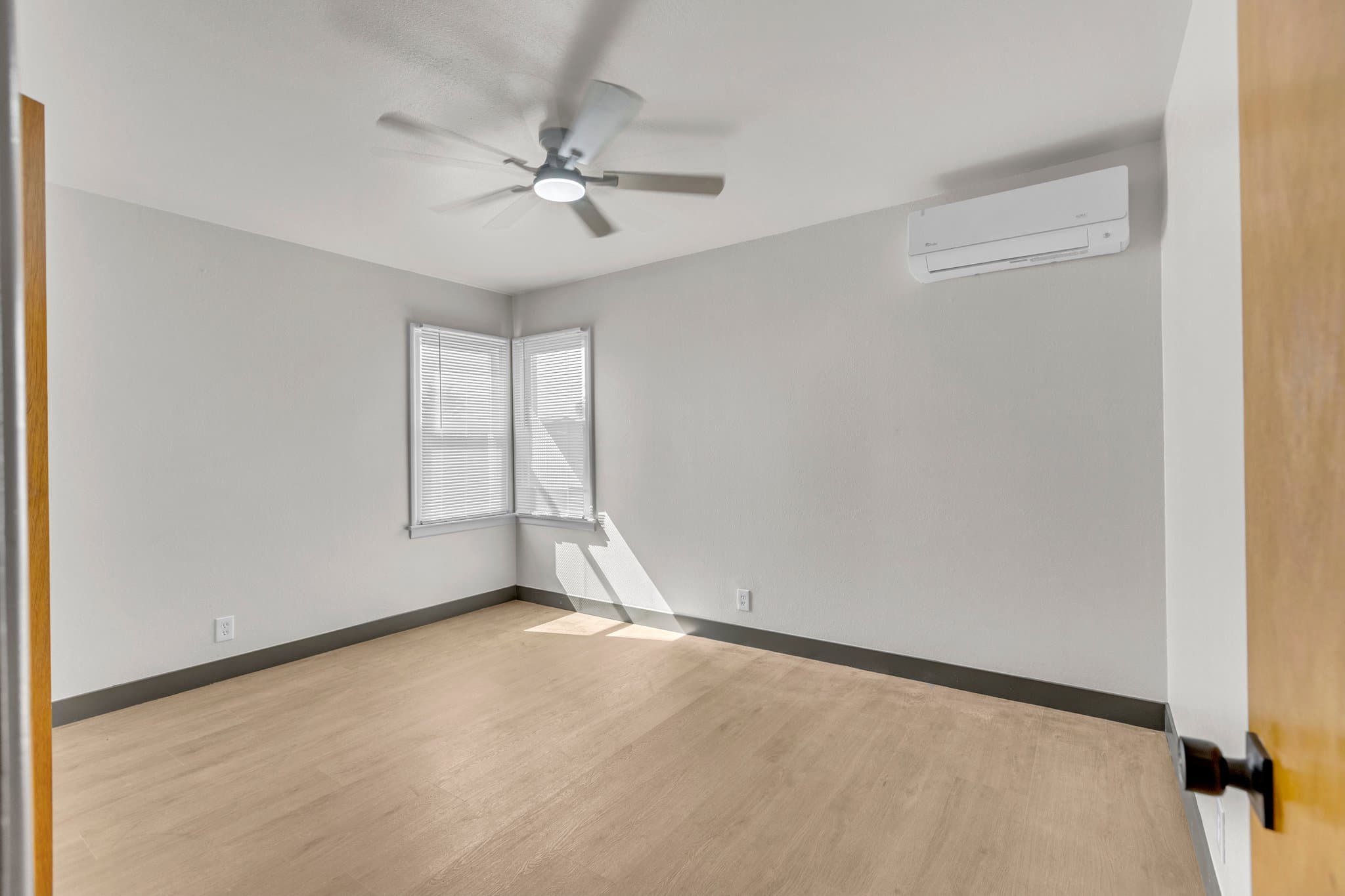 Bakersfield Apartment: 13754 Rosedale Hwy