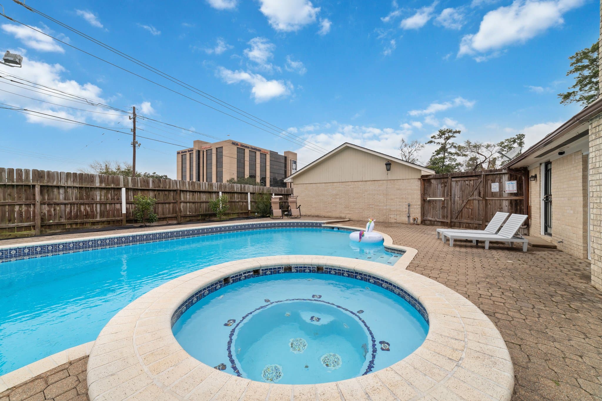 Houston House: 17403 Mossforest Dr