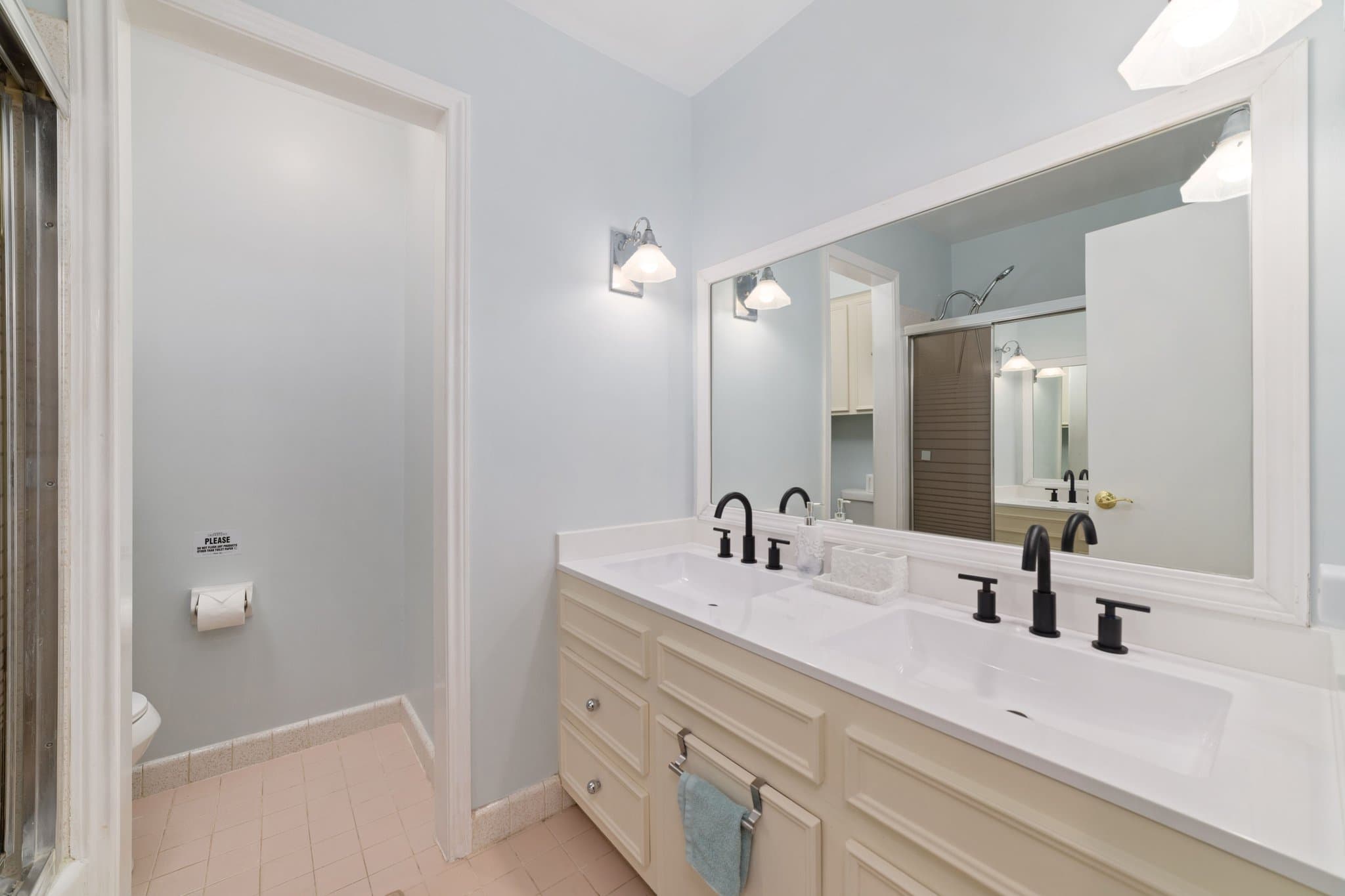 Houston House: 17403 Mossforest Dr