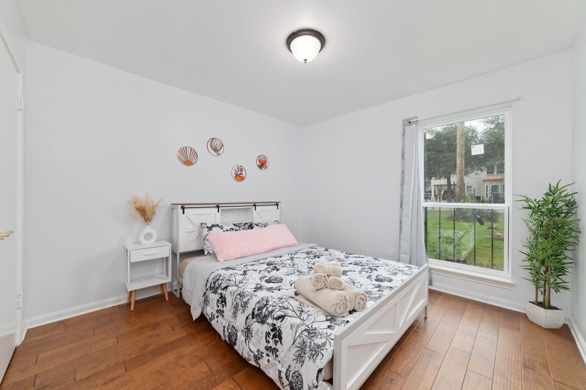 Houston House: 17403 Mossforest Dr