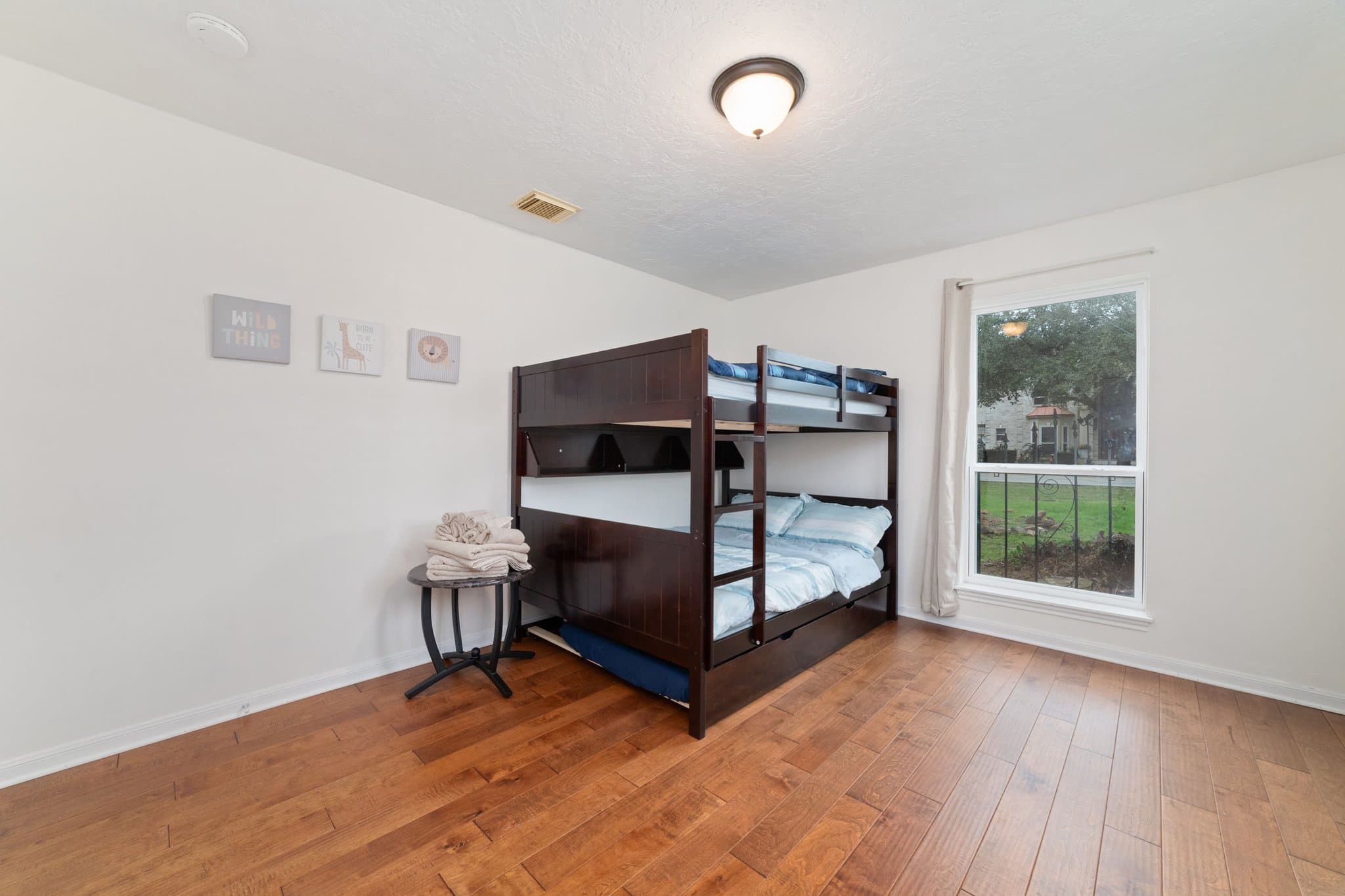Houston House: 17403 Mossforest Dr