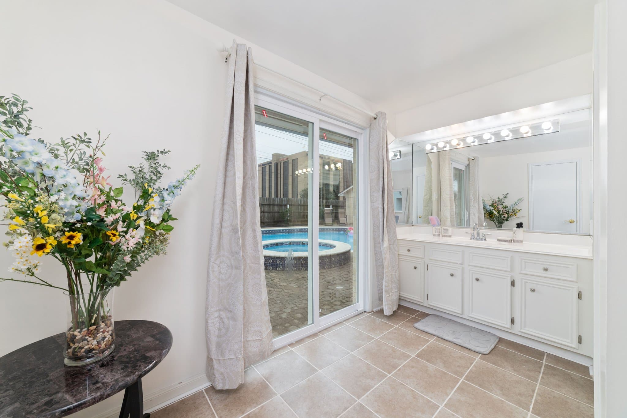 Houston House: 17403 Mossforest Dr