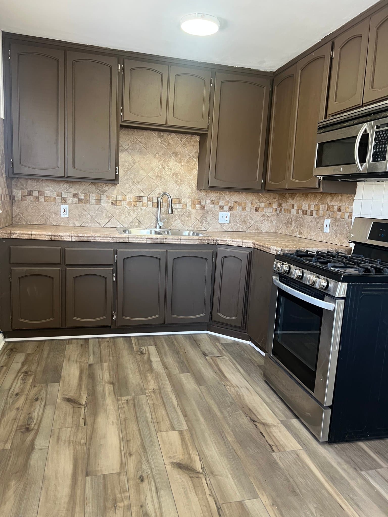 Paramount House: 13930 Anderson Street
