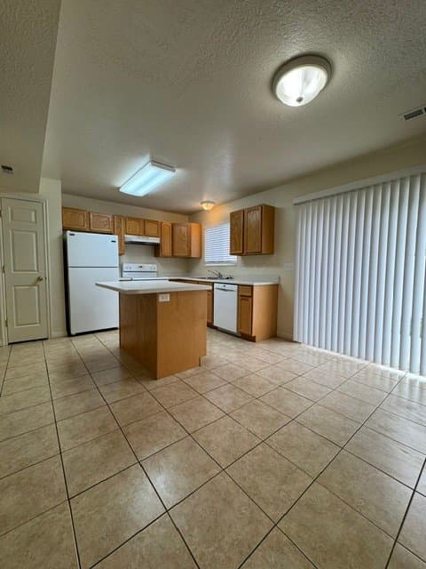 Logan Townhome: 961 N 100 W