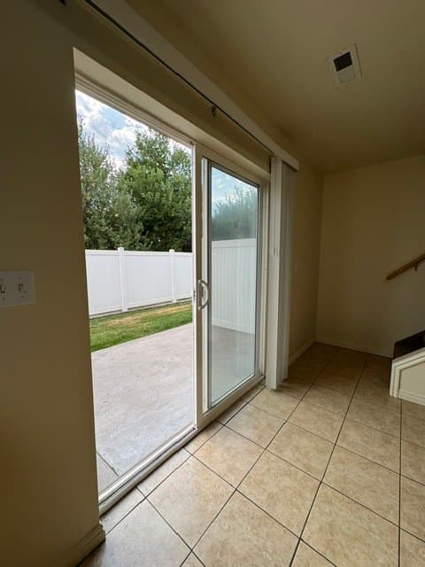 Logan Townhome: 961 N 100 W