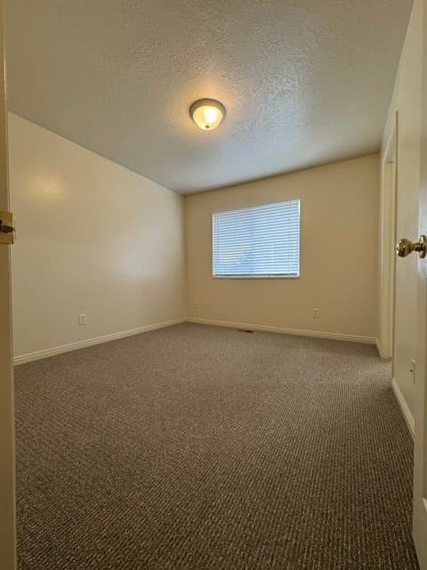 Logan Townhome: 961 N 100 W