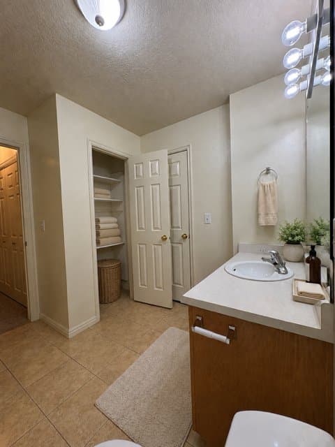 Logan Townhome: 961 N 100 W