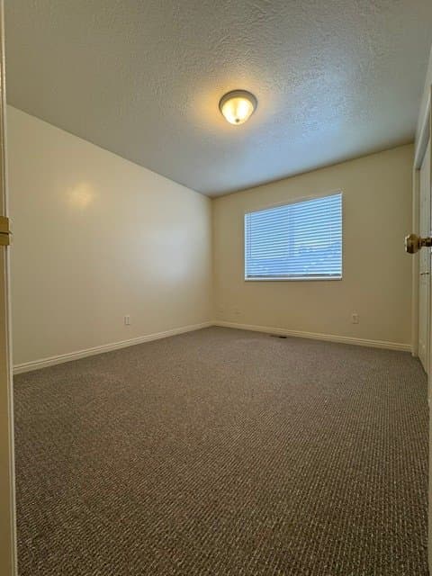 Logan Townhome: 961 N 100 W