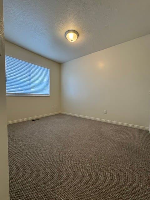 Logan Townhome: 961 N 100 W