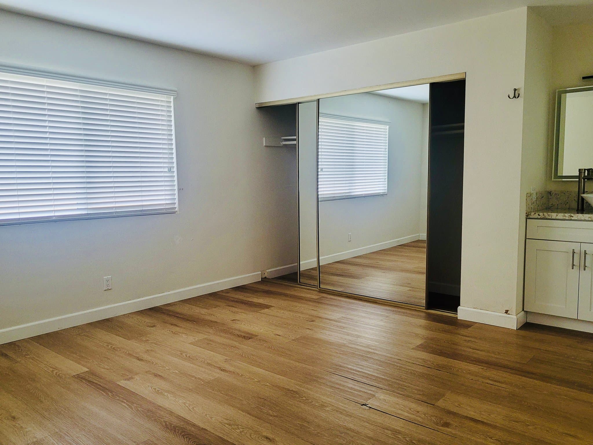 Cerritos House: 19718 Mapes Ave