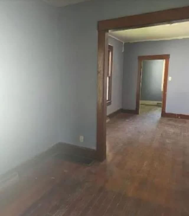 Macomb House: 437 W Pierce St