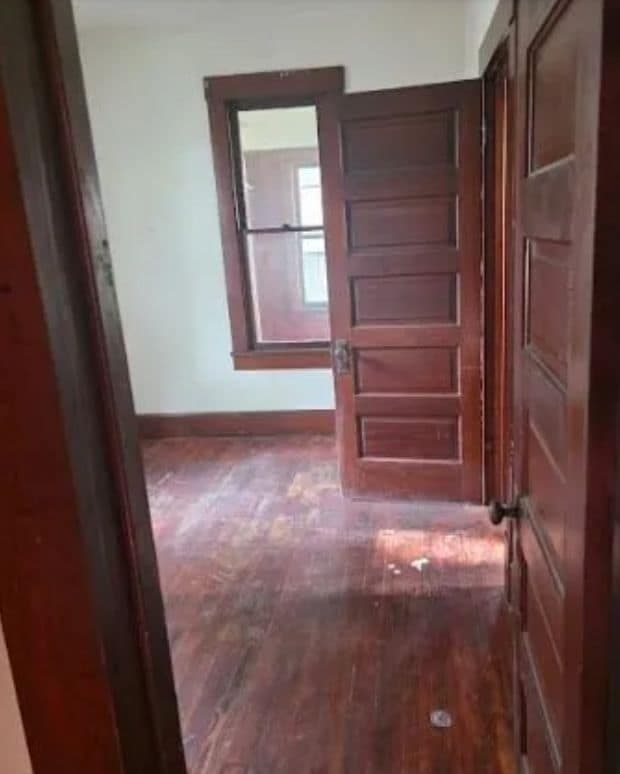 Macomb House: 437 W Pierce St