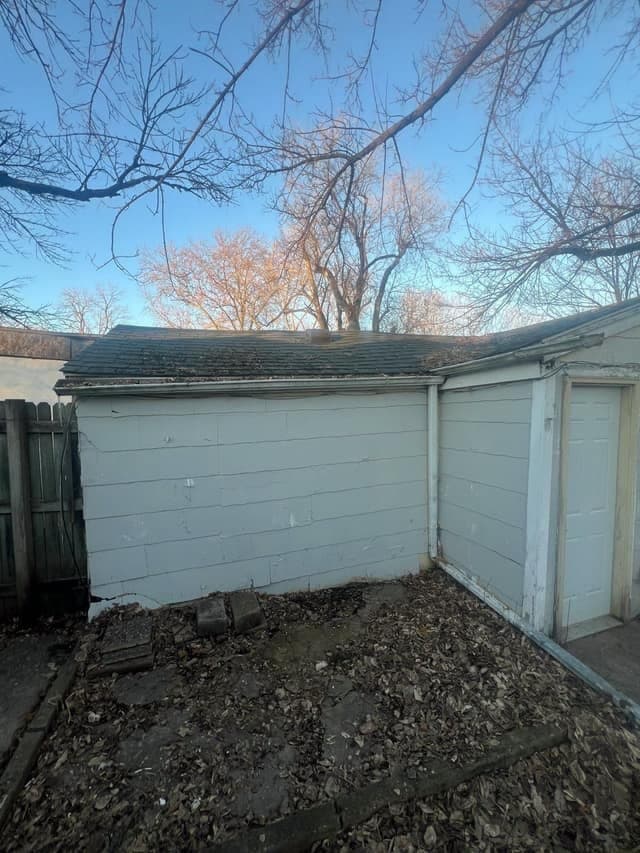 Decatur House: 1527 E Decatur St