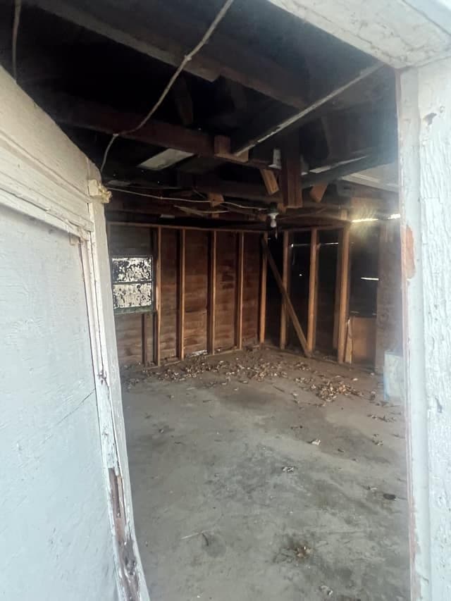 Decatur House: 1527 E Decatur St