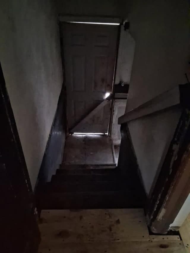 St. Louis House: 1422 N 54th St E