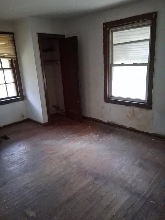 St. Louis House: 1422 N 54th St E
