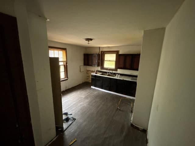 St. Louis House: 1422 N 54th St E