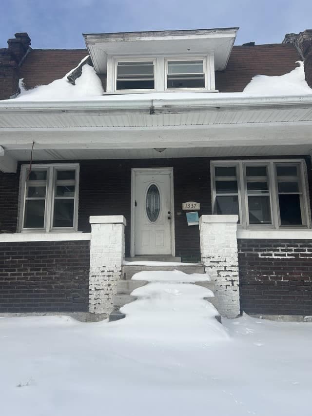 St. Louis House: 1337 Walton Ave