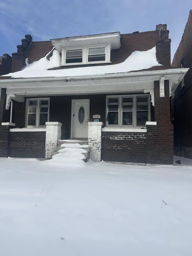 St. Louis House: 1337 Walton Ave