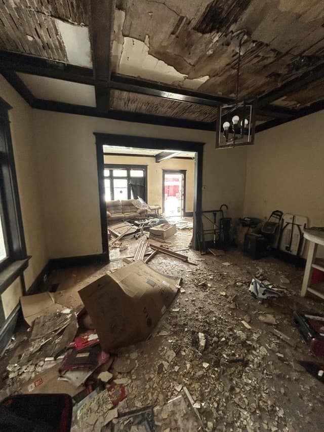 St. Louis House: 1337 Walton Ave