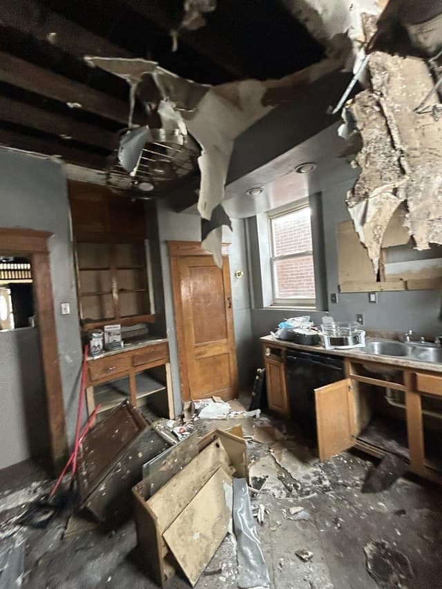 St. Louis House: 1337 Walton Ave