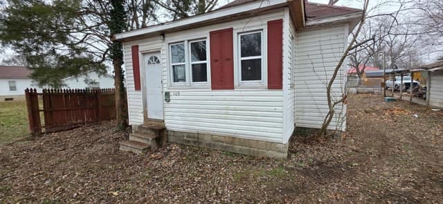 Centralia House: 1119 S Brookside Ave