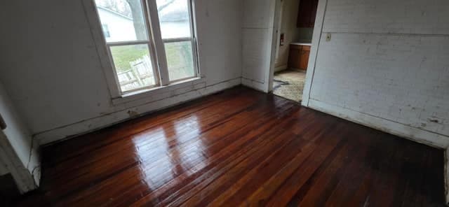 Centralia House: 1119 S Brookside Ave