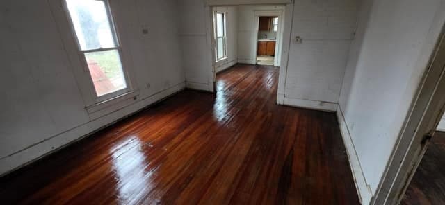 Centralia House: 1119 S Brookside Ave