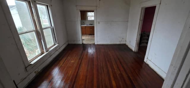 Centralia House: 1119 S Brookside Ave