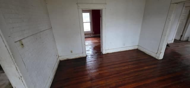 Centralia House: 1119 S Brookside Ave