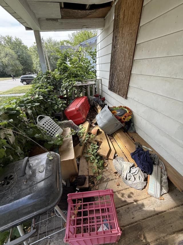 Decatur House: 1096 W Green St