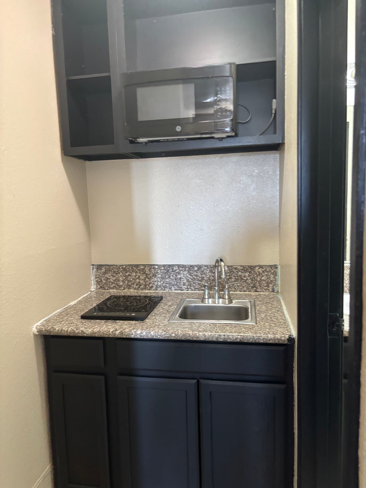 Las Vegas Apartment: 921 Las Vegas Blvd N