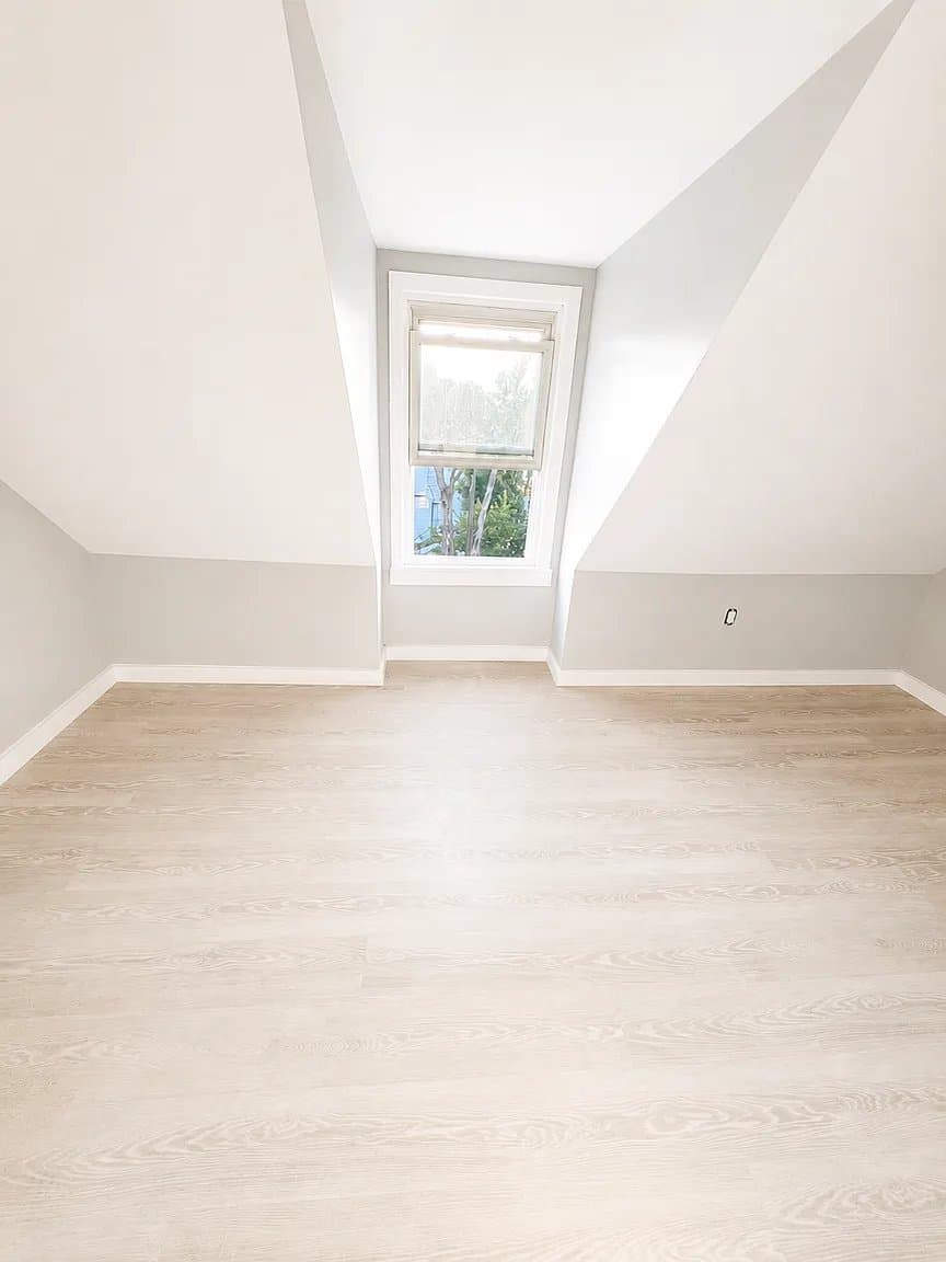 Newark Apartment: 899 S 19th St