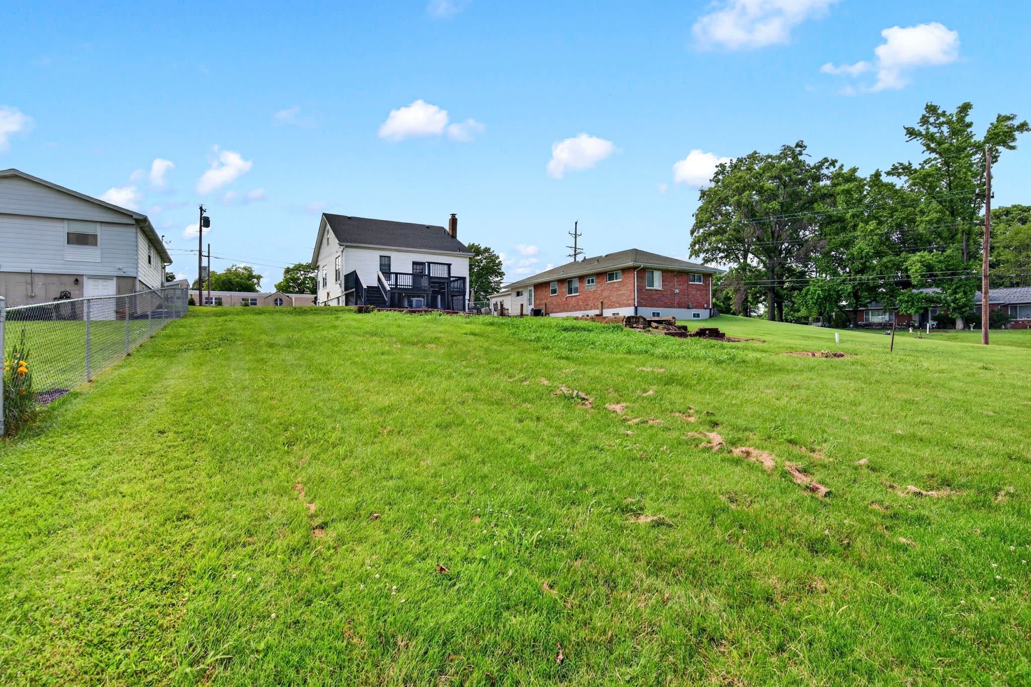 Affton House: 8706 Valcour Ave
