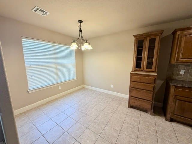 Bentonville House: 1901 SW Ashbury St