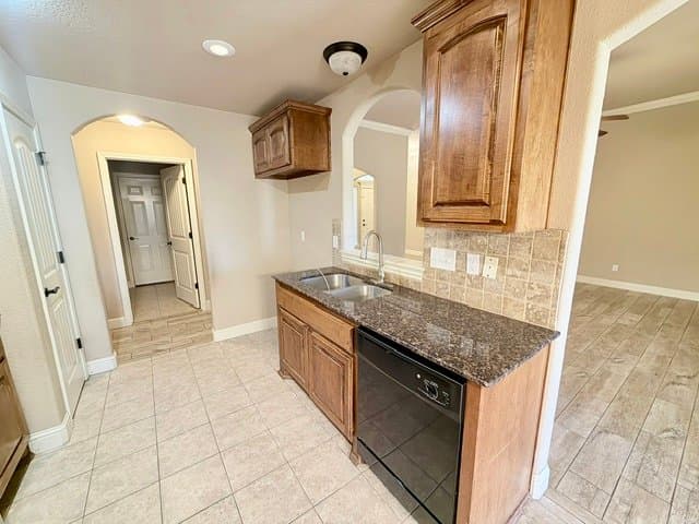Bentonville House: 1901 SW Ashbury St