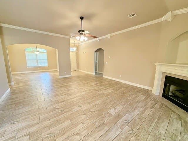 Bentonville House: 1901 SW Ashbury St