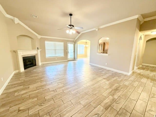 Bentonville House: 1901 SW Ashbury St