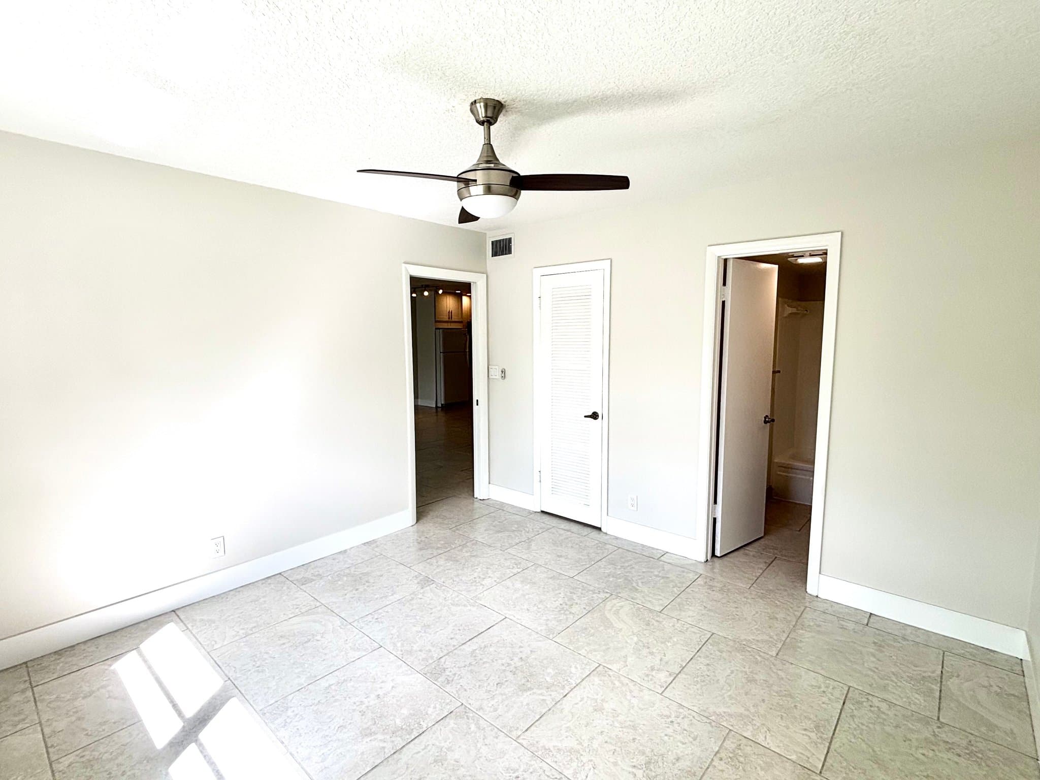Sunrise Condo: 3851 NW 84th Ave