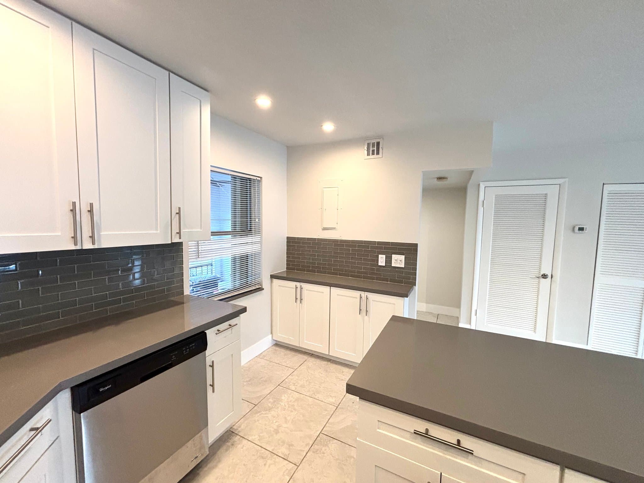 Sunrise Condo: 3851 NW 84th Ave
