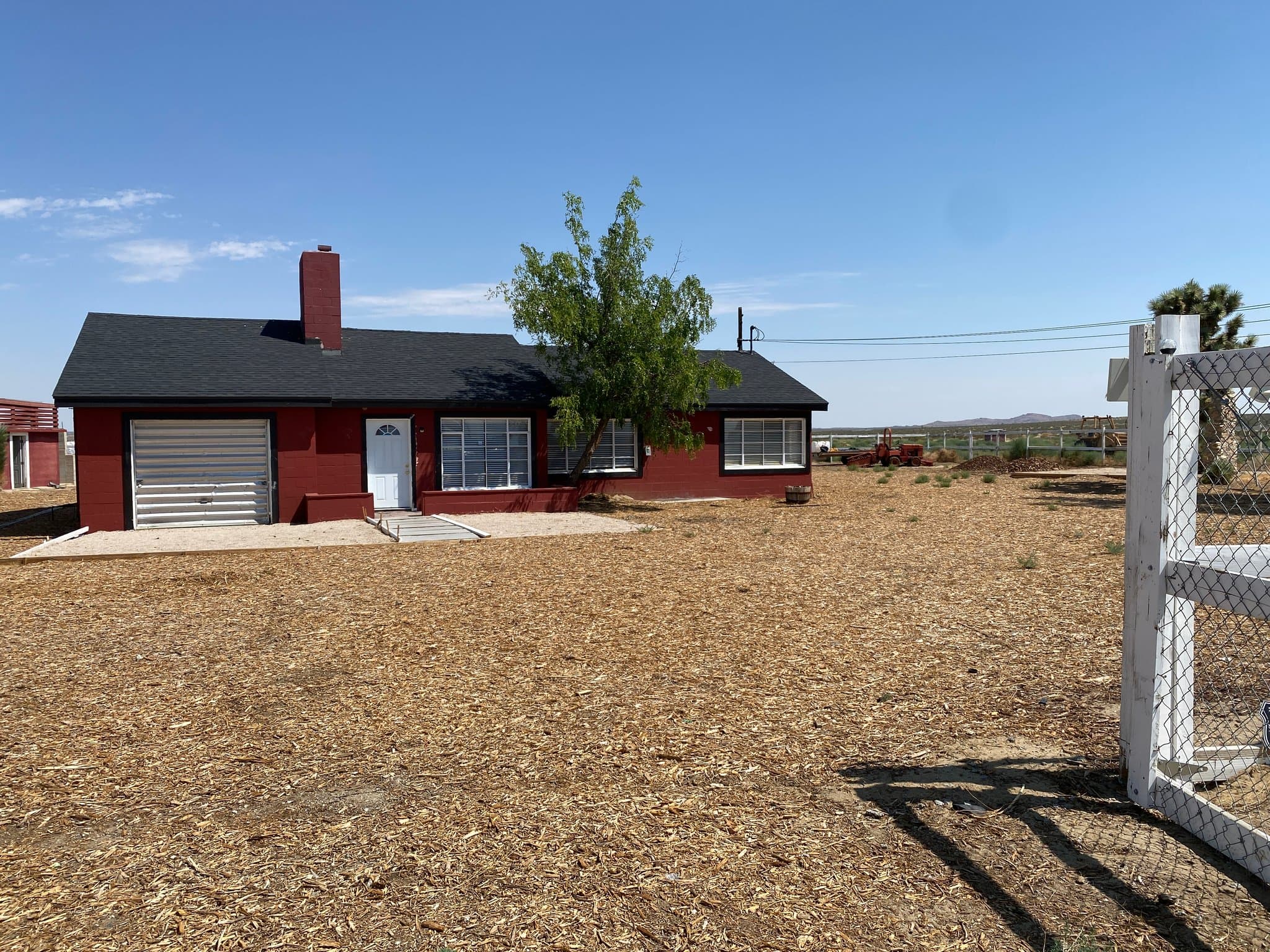 Palmdale House: 22317 East Avenue O