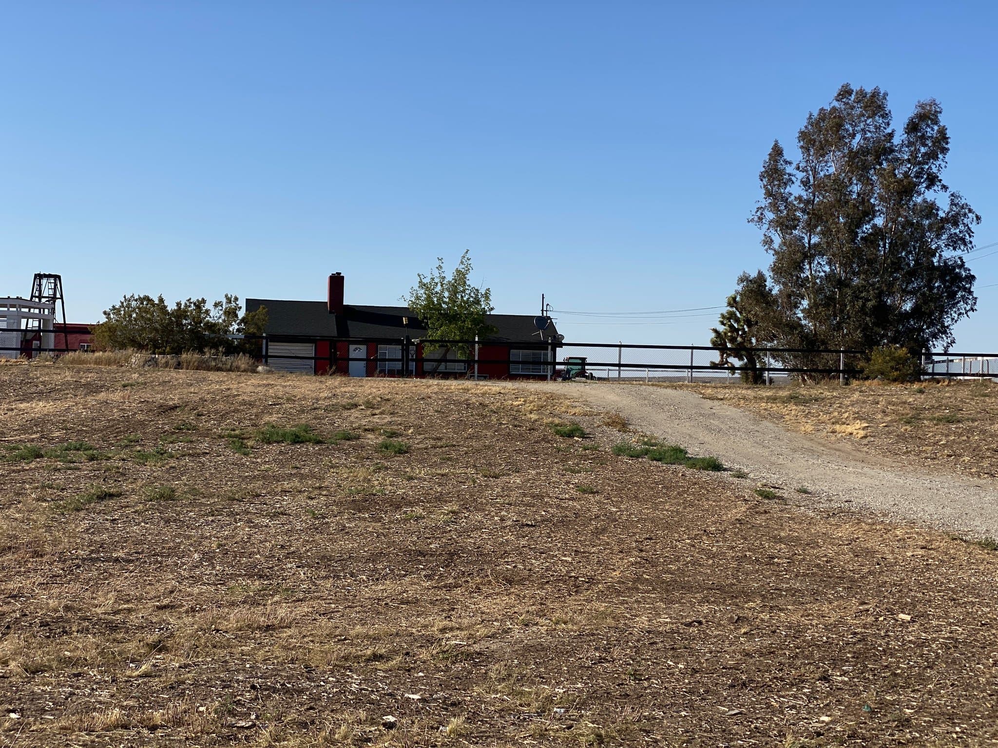 Palmdale House: 22317 East Avenue O