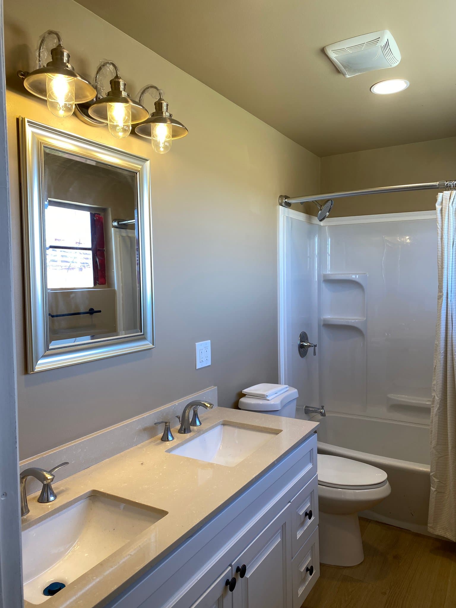 Palmdale House: 22317 East Avenue O